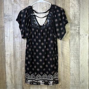 Lavish XL Medallion Swing Top with Square Lace Cutout Neckline with V-Ba…